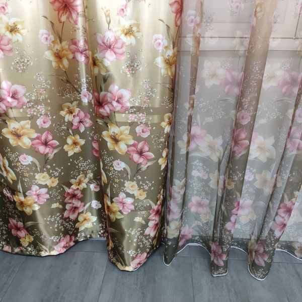 Красиві атласні шторі обмре Оливкові з квітковим малюнком, готові пошиті гардини та штори, комплект 1428141159 фото